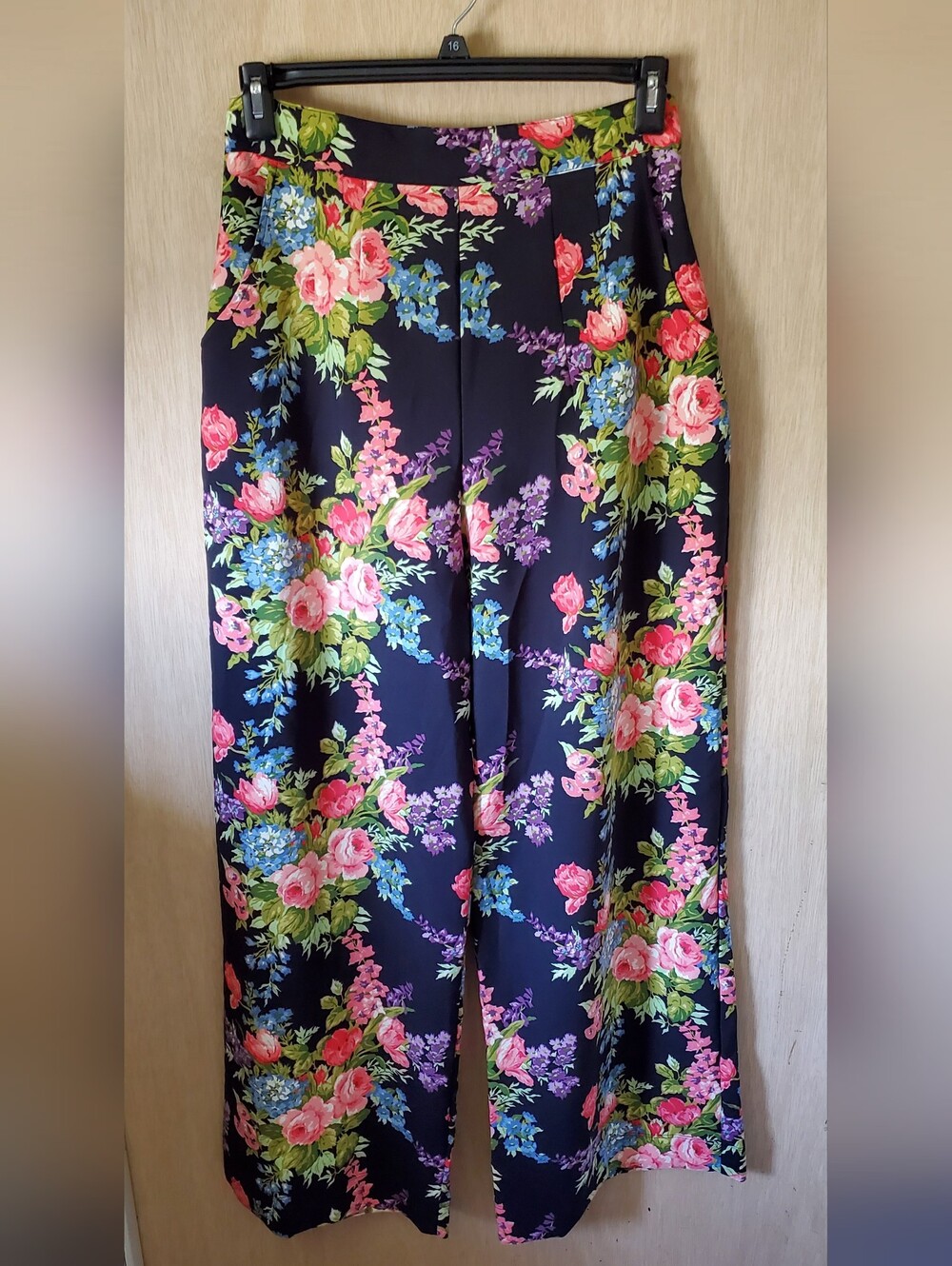 Vixen by Micheline Pitt Vacation Pants in Floral Print, Size LG NWT - Picture 2 of 7